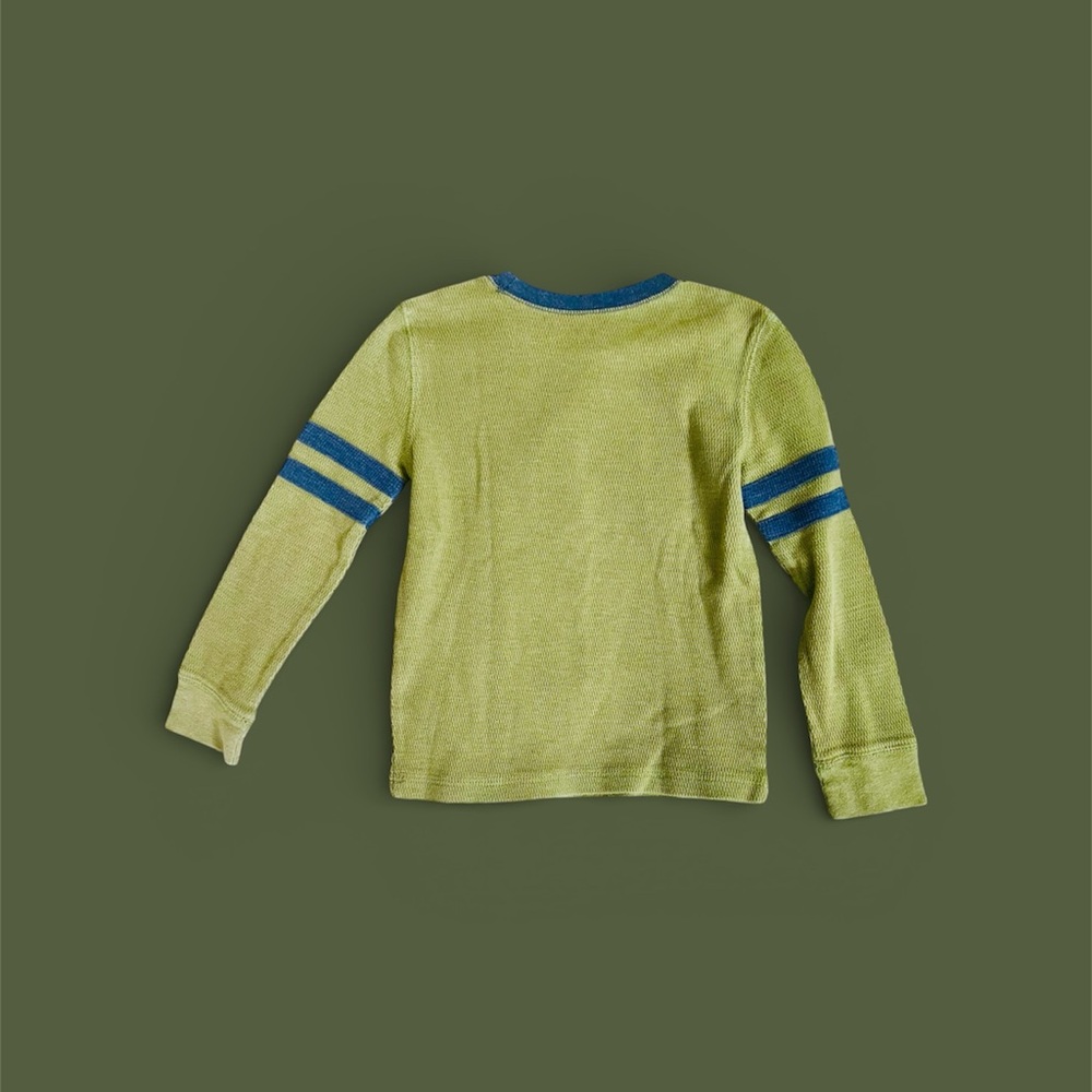 Kids 5 Graphic Long Sleeve Tees & 1 Short Sleeve Graphic Hoodie | 4T | Preowned - Picture 11 of 15